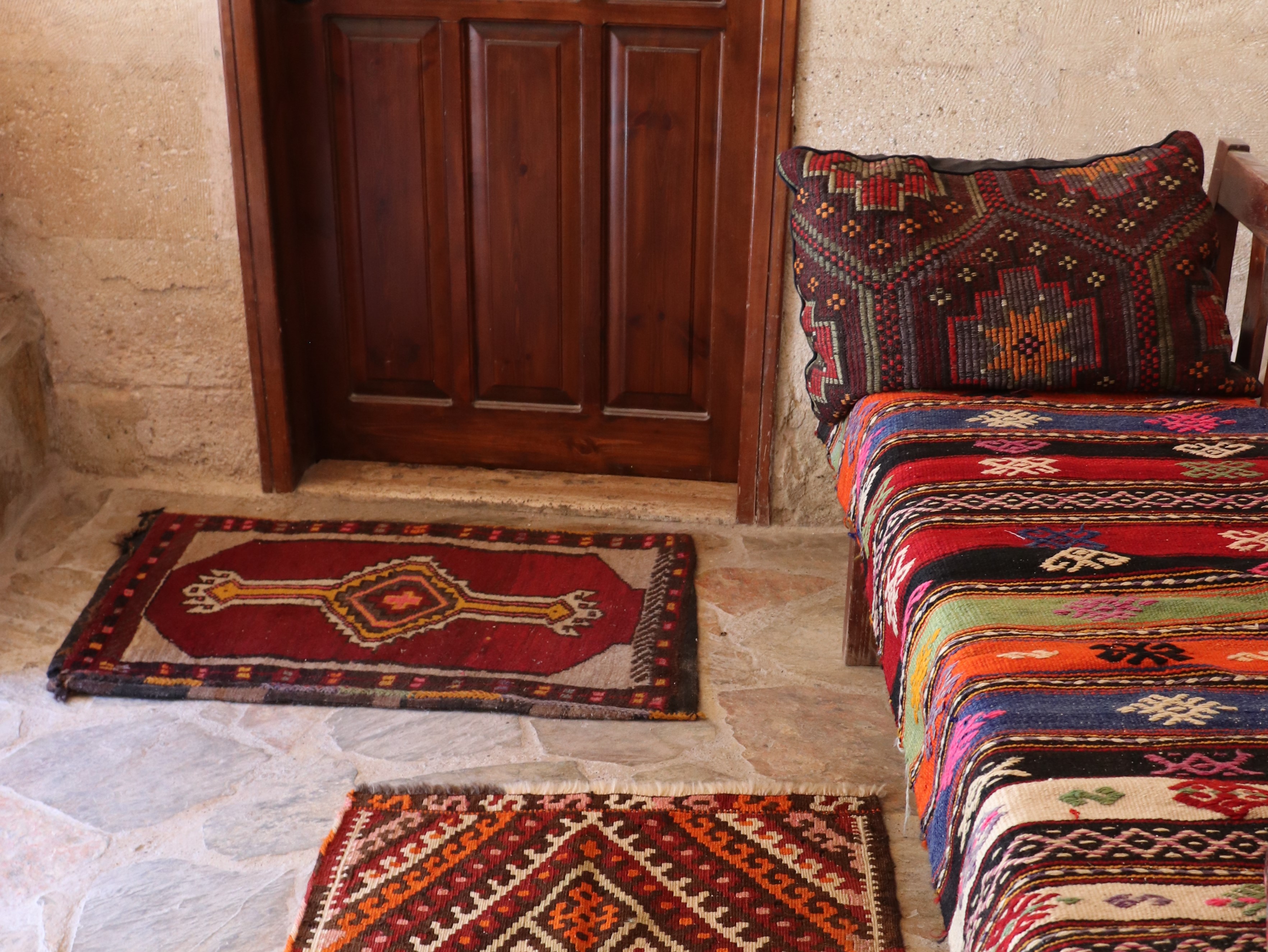 小さいサイズのトルコ絨毯：ヤストゥク – KilimStyle